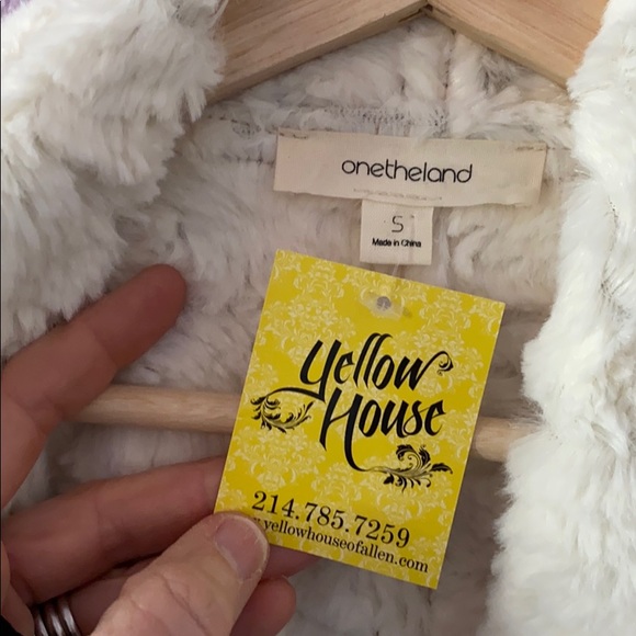 Faux Suede & Faux Fur Vest Asymmetrical Open Front - Picture 2 of 8